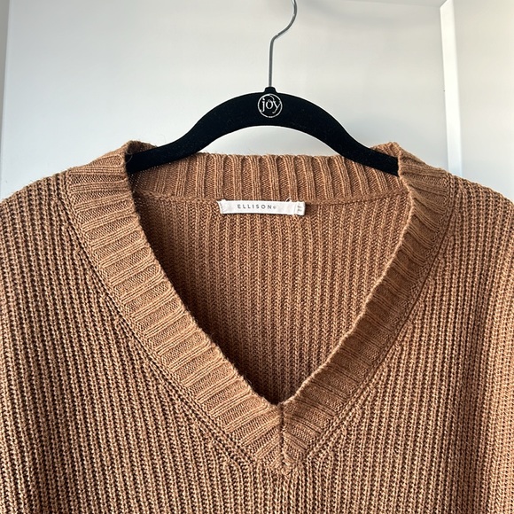 Ellison Women’s Sweater - Picture 2 of 5